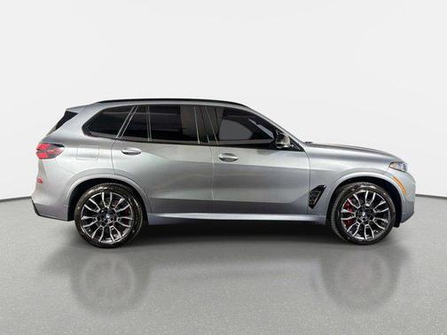Skyscraper Grey Metallic 2024 BMW X5 M60i