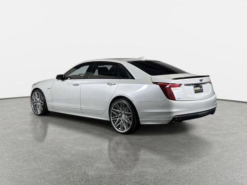 Crystal White Tricoat 2019 Cadillac CT6-V Blackwing