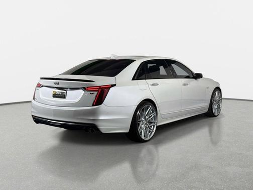 Crystal White Tricoat 2019 Cadillac CT6-V Blackwing