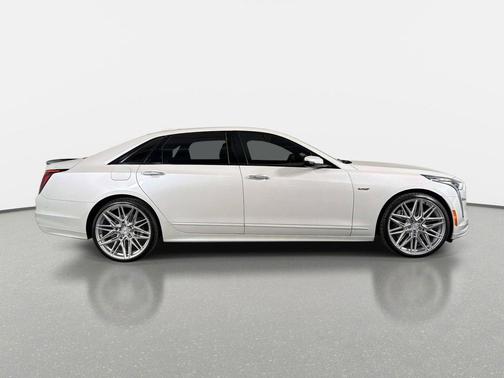 Crystal White Tricoat 2019 Cadillac CT6-V Blackwing