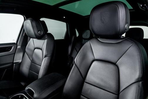 2022 Porsche Cayenne Platinum Edition