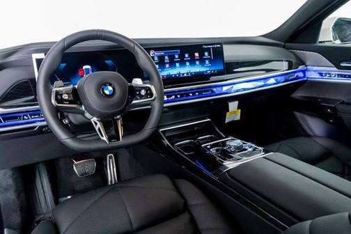 2025 BMW 740 740i