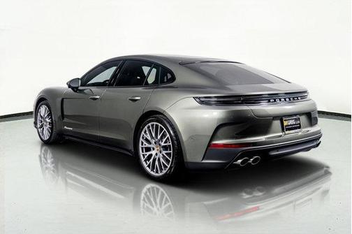 2025 Porsche Panamera 4