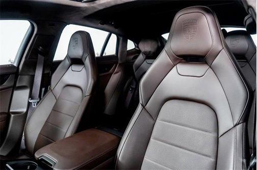 2025 Porsche Panamera 4
