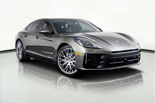 2025 Porsche Panamera 4