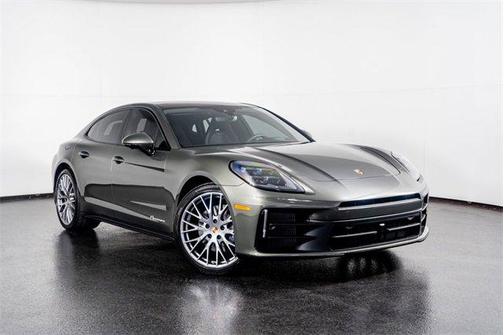 2025 Porsche Panamera 4