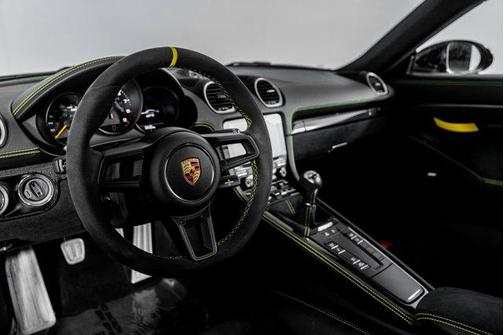 2022 Porsche 718 Cayman GT4