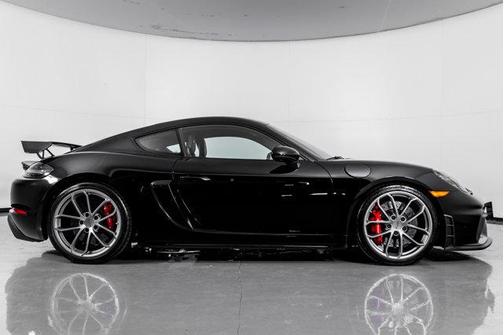 2022 Porsche 718 Cayman GT4