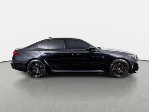 Black Sapphire Metallic 2025 BMW M5 Base