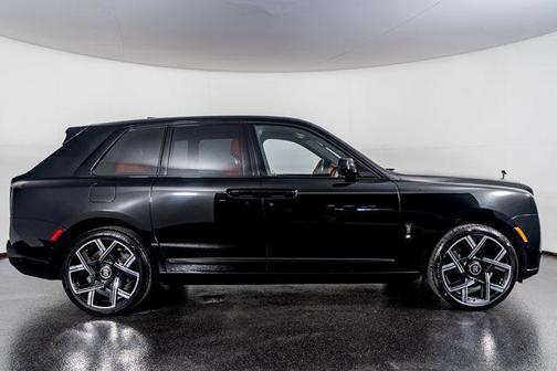 2025 Rolls-Royce Cullinan Black Badge