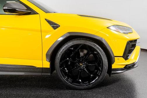 2023 Lamborghini Urus Performante