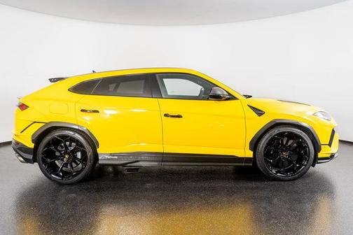 2023 Lamborghini Urus Performante