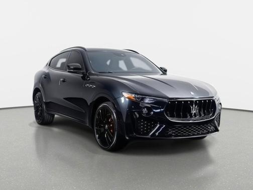 Nero Assoluto Metallic 2024 Maserati Levante Modena Ultima