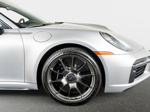 2025 Porsche 911 Turbo