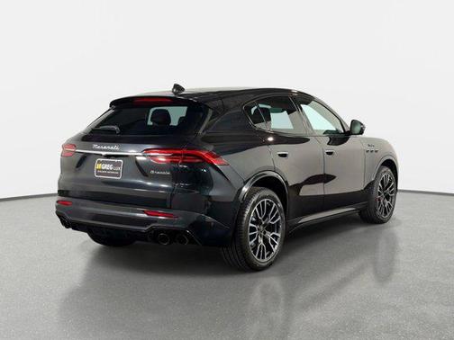 Nero Tempesta Metallic 2023 Maserati Grecale Modena