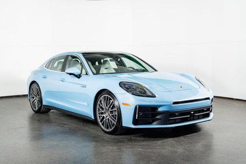 2025 Porsche Panamera 4