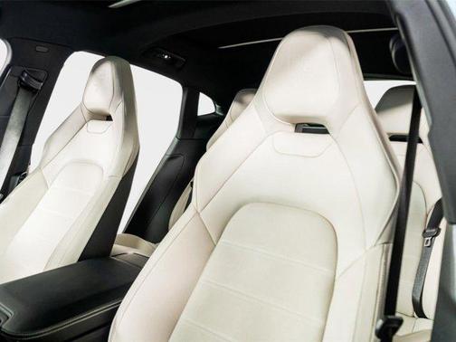 2025 Porsche Panamera 4