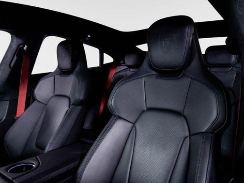 2024 Porsche Taycan GTS