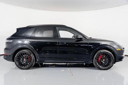 2023 Porsche Cayenne GTS