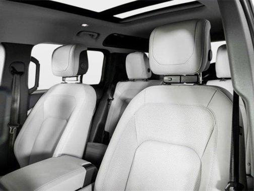 2024 Land Rover Defender 110 P500 SE