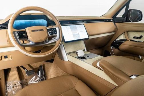 2025 Land Rover Range Rover P615 SV