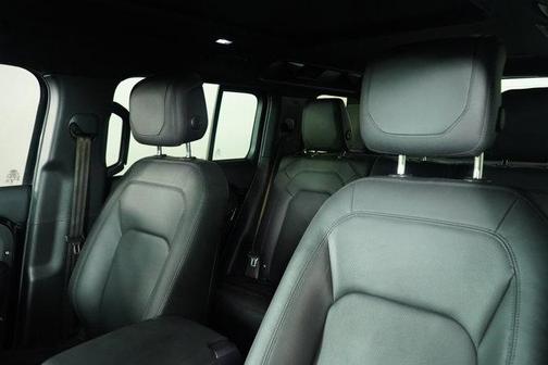 2024 Land Rover Defender 110 V8