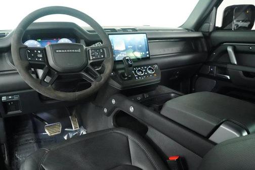 2024 Land Rover Defender 110 V8