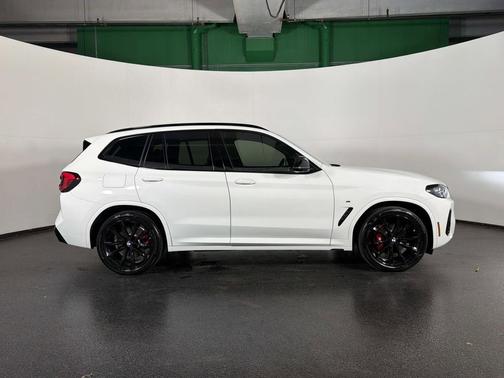 White 2024 BMW X3 M40i