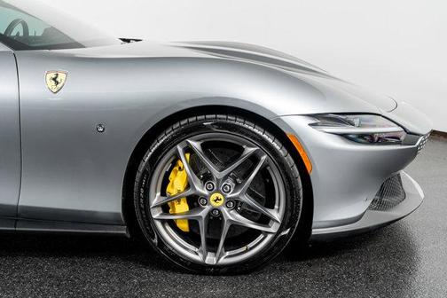 2022 Ferrari Roma Base