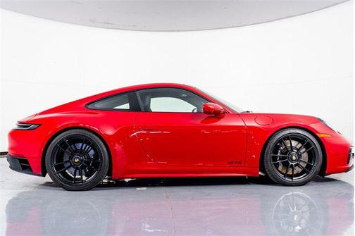 2024 Porsche 911 Carrera 4 GTS