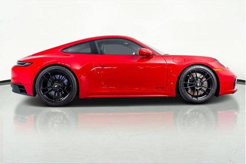 2024 Porsche 911 Carrera 4 GTS
