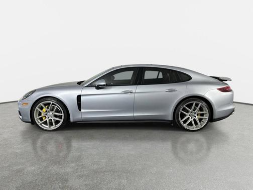 Rhodium Silver Metallic 2018 Porsche Panamera 4