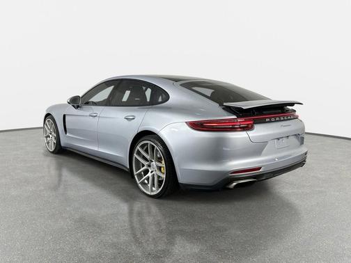 Rhodium Silver Metallic 2018 Porsche Panamera 4