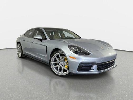 Rhodium Silver Metallic 2018 Porsche Panamera 4
