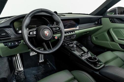 2026 Porsche 911 Carrera 4 GTS