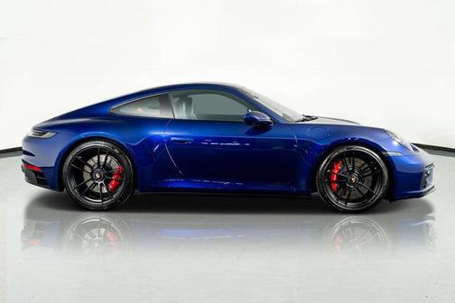 2024 Porsche 911 Carrera 4 GTS