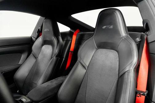 2024 Porsche 911 Carrera 4 GTS