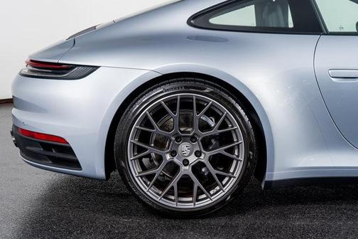 2021 Porsche 911 Carrera