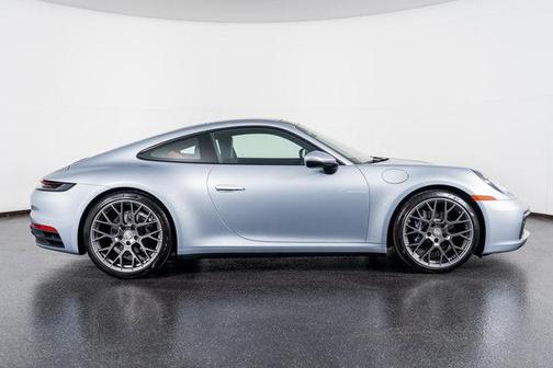 2021 Porsche 911 Carrera