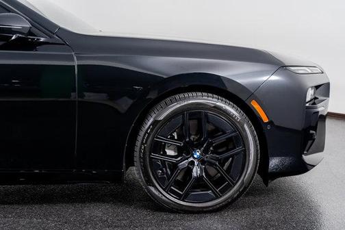 2025 BMW 760 xDrive