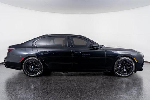 2025 BMW 760 xDrive