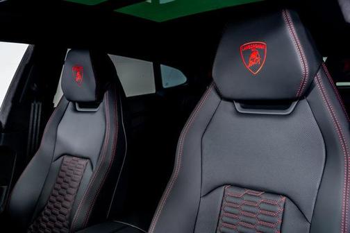 2024 Lamborghini Urus S