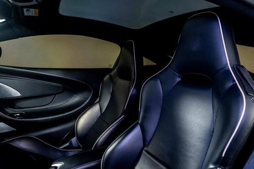 2023 McLaren GT Base