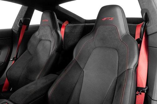 2025 Porsche 911 Carrera 4 GTS