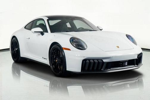 2025 Porsche 911 Carrera 4 GTS