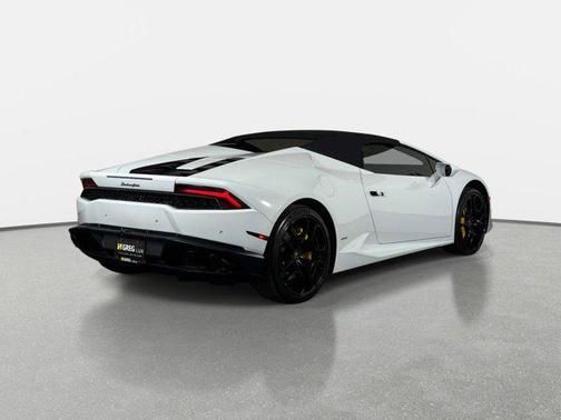 White 2018 Lamborghini Huracan