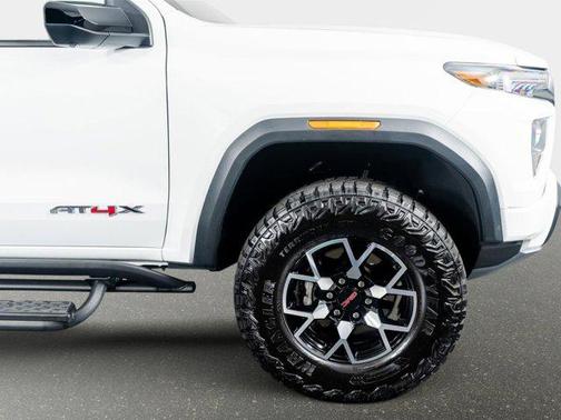 2025 GMC Canyon AT4