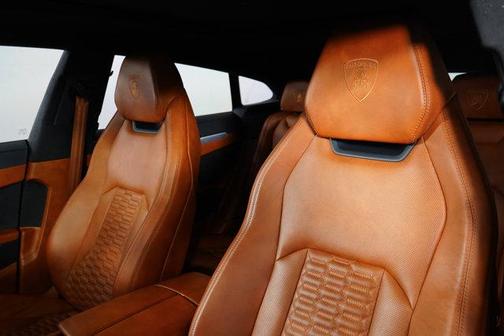 2019 Lamborghini Urus Base