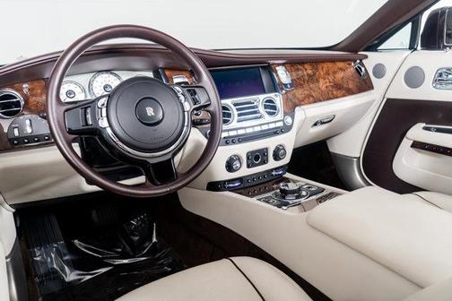 2017 Rolls-Royce Dawn Base