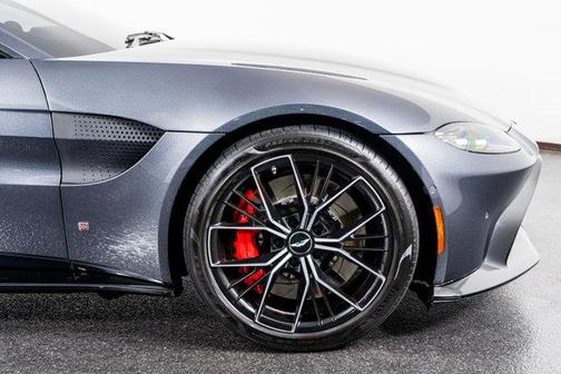 2021 Aston Martin Vantage Base